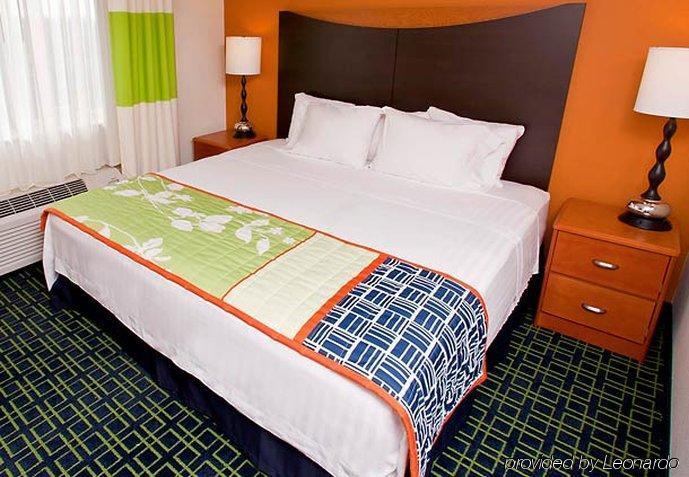 Fairfield Inn & Suites By Marriott Toledo Maumee Room photo